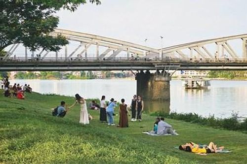 Bờ sông của cộng đồng