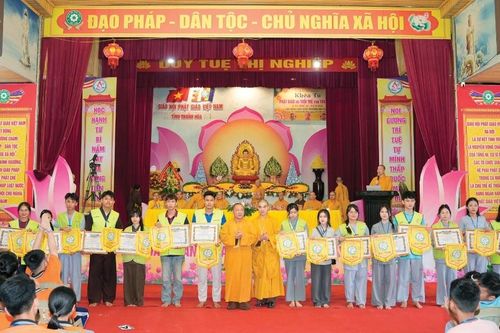 Thanh Hóa: Lễ bế mạc Khóa tu Phật giáo với tuổi trẻ lần thứ 15