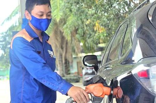 Đề xuất giảm 50% thuế bảo vệ môi trường với xăng hết năm 2026
