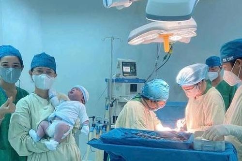 Bé trai nặng gần 6kg chào đời ở Cà Mau