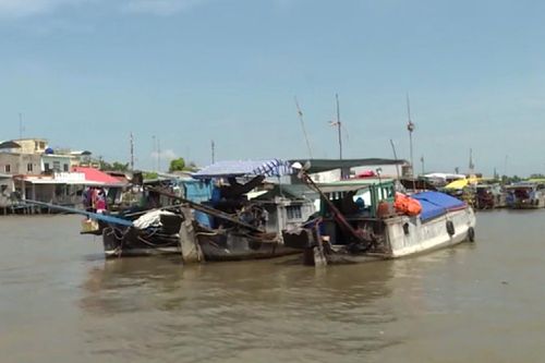 Cấm các phương tiện thủy rời cảng trong bão số 3