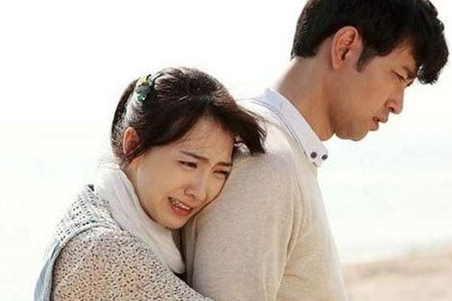 Cô ấy là người hoàn hảo để cưới, cho đến khi tôi phát hiện ra cô ấy... chưa từng tồn tại