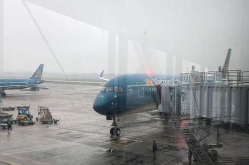 Tạm 'đóng cửa' sân bay Vân Đồn và Cát Bi