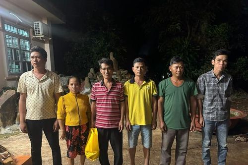 Bắt nhóm người đánh bạc bằng hình thức cào rùa