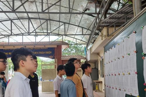 Vẫn nặng bệnh thành tích