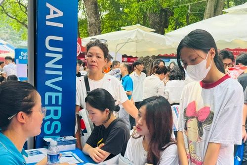 Chọn ngành, chọn trường không chỉ nhìn vào điểm số