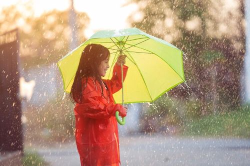 Những căn bệnh truyền nhiễm dễ mắc phải khi trời mưa