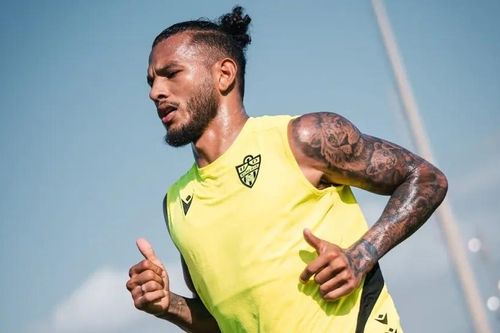Suarez bắt trộm tại nhà riêng