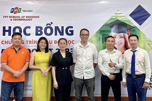 FPT triển khai học bổng gần 9 tỷ đồng cho chương trình MBA tích hợp AI