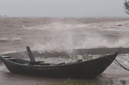 Bão Wipha đổ bộ đất liền, Hưng Yên mưa to