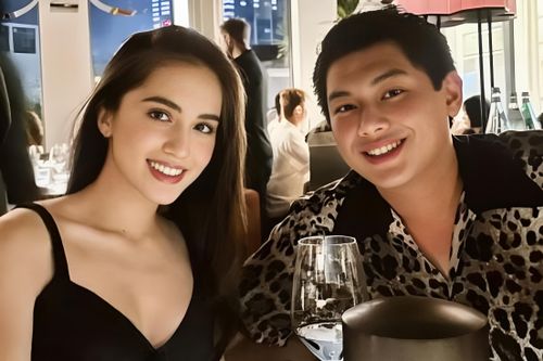 Bạn gái bí ẩn của cậu út nhà Johnathan Hạnh Nguyễn