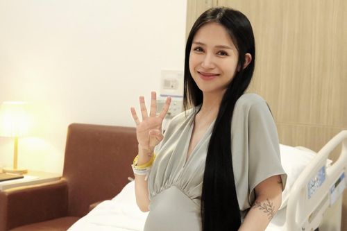 Ái nữ nhà đại gia Minh Nhựa sinh con thứ 4 ở tuổi 26