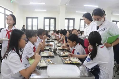 Từ suất ăn bảo đảm đến sự yên tâm lâu dài