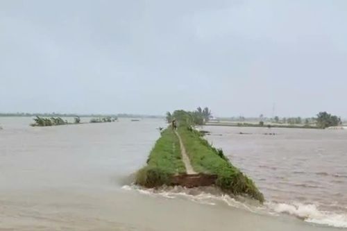 Hải Phòng: một đoạn đê bối ở xã Vĩnh Thuận bị vỡ do bão số 3