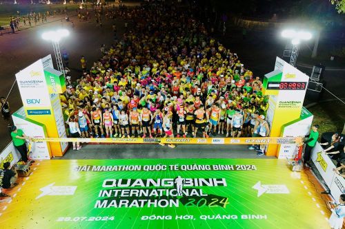 4.000 VĐV tham gia giải chạy 'Quang Tri International Marathon' và giải bơi - chạy 'Aqua Warriors Quang Tri 2025'