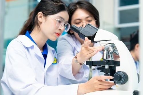 Điểm sàn tuyển sinh ngành Sức khỏe có chứng chỉ hành nghề năm 2025
