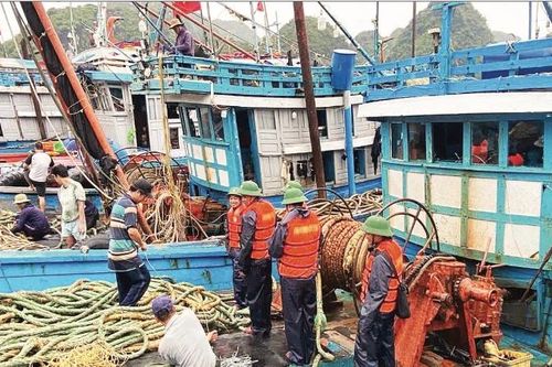 Chạy đua với thời gian, khẩn trương ứng phó bão số 3