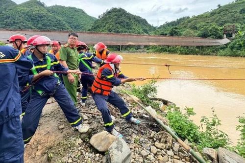Điện Biên: Mưa lớn gây sập cầu treo, thiệt hại ước tính 1,2 tỷ đồng