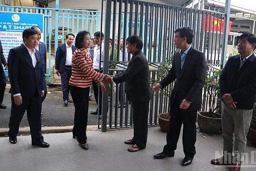Phó Chủ tịch Quốc hội Nguyễn Thị Thanh thăm, tặng quà gia đình chính sách tại Lâm Đồng