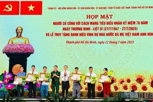 Thành phố Hồ Chí Minh họp mặt tri ân những người có công với cách mạng