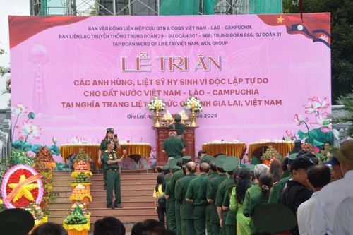 Thiêng liêng Lễ tri ân ở nghĩa trang liệt sĩ Đức Cơ