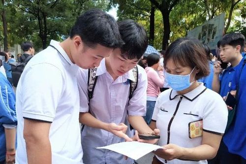Điểm thi tốt nghiệp trung học phổ thông của thí sinh thấp hơn điểm học bạ