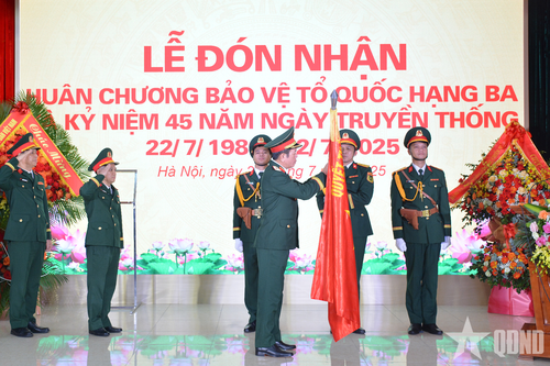 Trung tâm Kỹ thuật tác chiến điện tử 80 đón nhận Huân chương Bảo vệ Tổ quốc hạng Ba