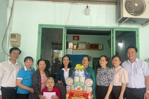 TP Hồ Chí Minh thăm, tri ân các gia đình chính sách tiêu biểu