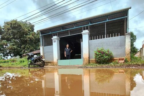Đường ngập úng, dân mỏi mòn chờ khắc phục