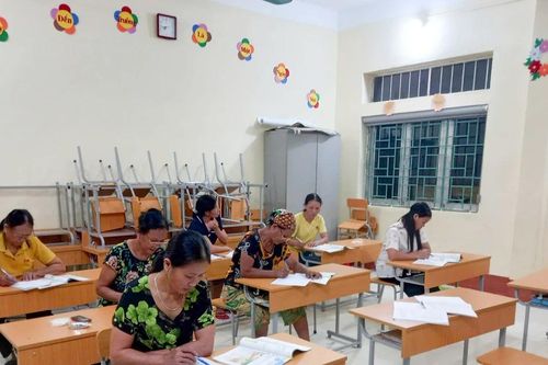 Cảm động tiếng hát nơi lớp học xóa mù