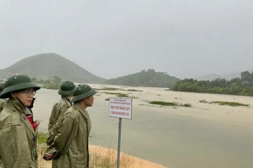 Hơn 7.000ha lúa ở Thanh Hóa bị ngập, huy động 151 máy bơm tiêu úng