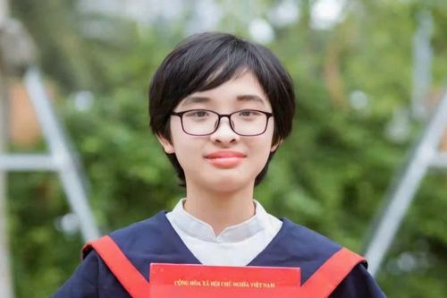 Từ 'cú trượt' chuyên Anh đến đỗ đầu thi tốt nghiệp THPT