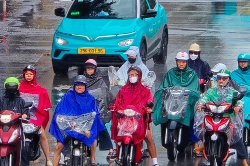 Hà Nội sáng tạnh ráo, chiều nguy cơ mưa lớn: Đừng chủ quan với bão số 3!