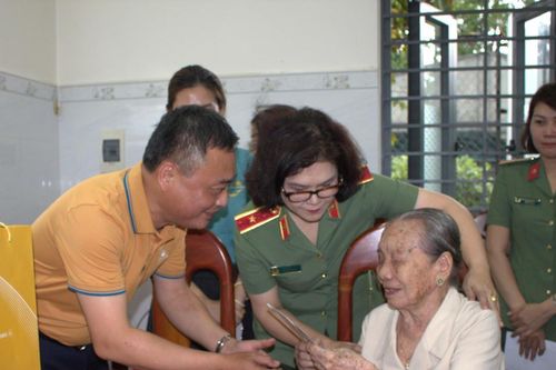 'Bữa cơm tri ân - Con về bên Mẹ' - điểm chạm của lòng biết ơn, sự bình yên