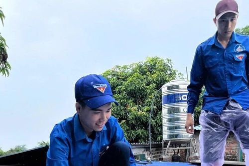 Tuổi trẻ Ninh Bình hỗ trợ người dân khắc phục ảnh hưởng bão số 3