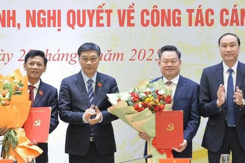 Công bố nghị quyết của Ủy ban Thường vụ Quốc hội về công tác cán bộ