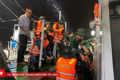 Kịp thời cấp cứu quân nhân bị viêm ruột thừa trên Đảo Mê trong mưa bão
