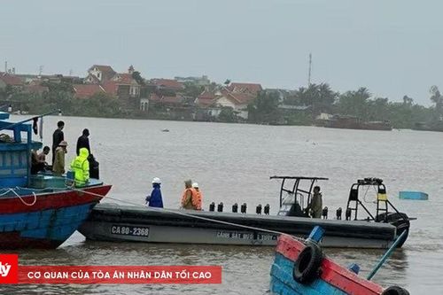 Cảnh sát Thủy đoàn 1 kịp thời cứu 9 thuyền viên gặp nạn trên sông Chanh