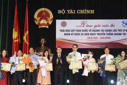 Trao giải báo chí toàn quốc về ngành Tài chính lần thứ IX: VietNamNet đạt giải B