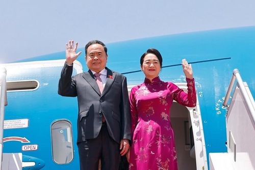 Người dân Senegal nhảy vũ điệu truyền thống chào đón Chủ tịch Quốc hội