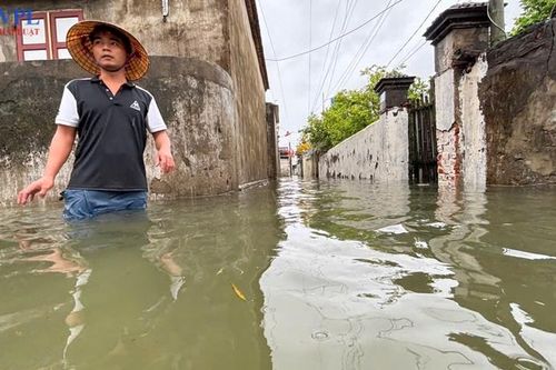 Mưa lớn tại Thanh Hóa khiến nhiều nơi ngập lụt, chia cắt