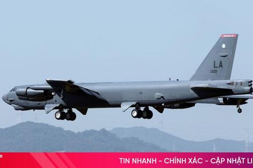 Mỹ điều tra vụ máy bay chở khách suýt va chạm với máy bay ném bom B-52