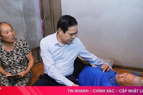 Chủ tịch UBND tỉnh: Quan tâm, chăm lo đời sống gia đình người có công