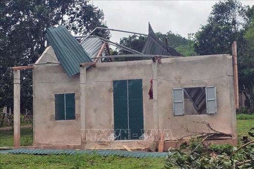 Gần 40 nhà dân khu vực biên giới bị hư hại do ảnh hưởng của giông lốc, mưa bão