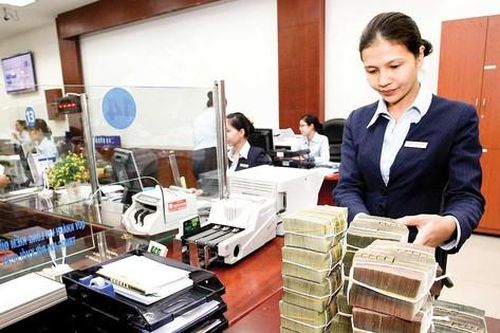 Ngân hàng Việt và cuộc đua lấn sân chứng khoán, bảo hiểm
