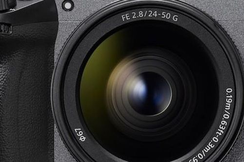 Sony trình làng máy quay FX2 nhỏ gọn, pin 13 giờ và có slow-motion