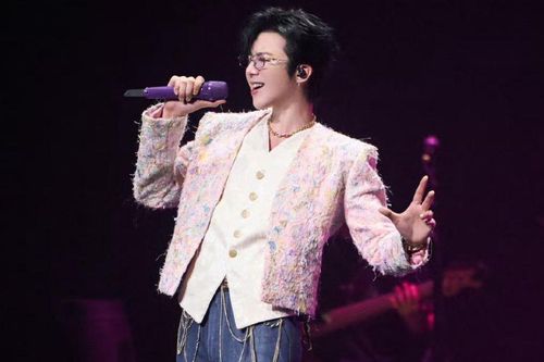Lưu Vũ Ninh bán sạch hàng chục ngàn vé concert chỉ trong vài giây, gặp sự cố trước giờ diễn