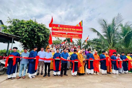 Khánh thành cầu, tặng nhà tình thương và học bổng ở xã Vĩnh Bình