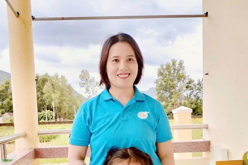 Trao kinh phí đỡ đầu cho 5 trẻ mồ côi tại xã An Nhơn Tây