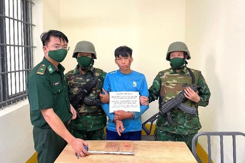 Bắt đối tượng vận chuyển trái phép 2 bánh hêrôin